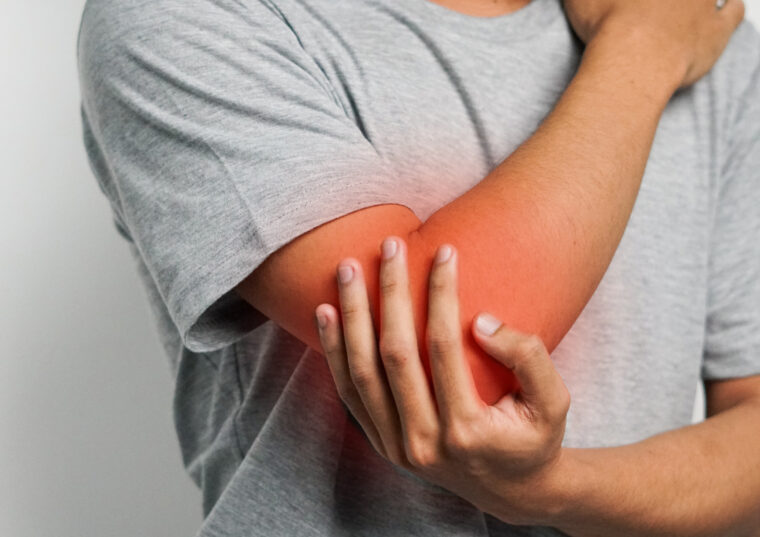 テニス肘の原因と改善方法｜整骨院での施術は効果ある？徹底解説