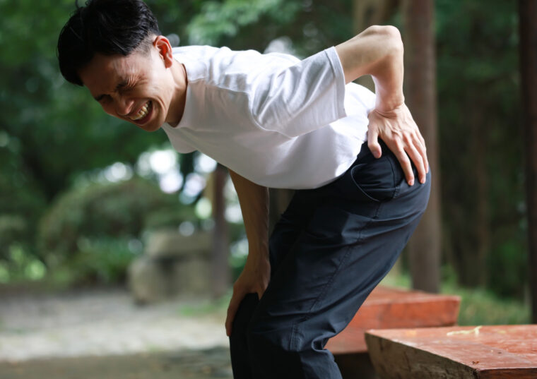 腰痛で手術は最後の手段！手術に頼らない方法で改善するための正しい選び方